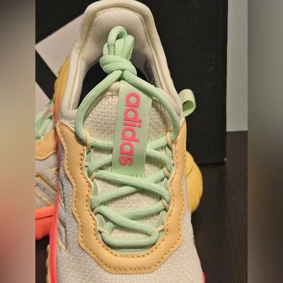 Adidas Kids Kaptir Flow 2.0 Shoes in Cream and Pink size 13K - Picture 3 of 10